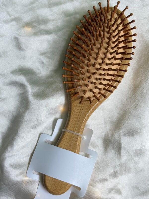 💚 Cepillo de bambú – Cuidado natural para tu cabello y el planeta